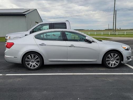 Silky Silver 2016 Kia Cadenza Premium