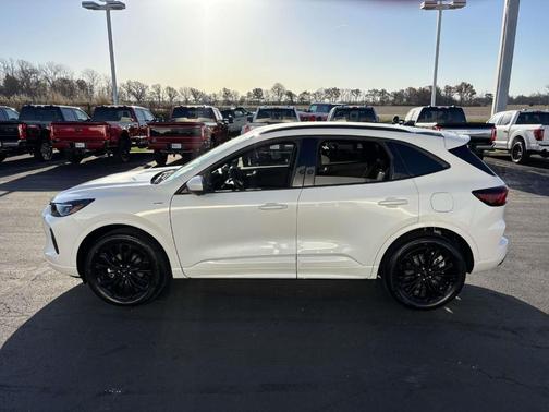 2026 Ford Escape ST-Line Elite