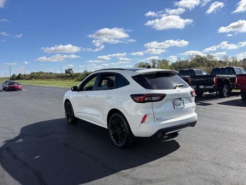 2026 Ford Escape ST-Line Elite