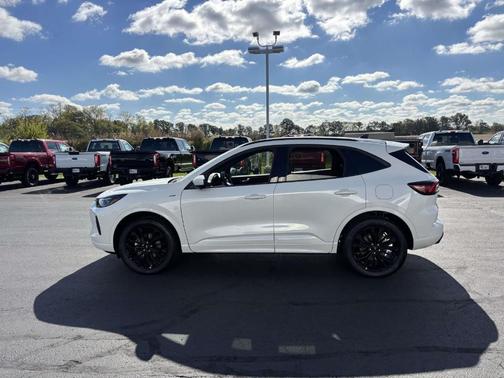 2026 Ford Escape ST-Line Elite