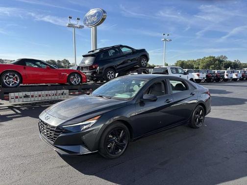 2021 Hyundai ELANTRA SEL