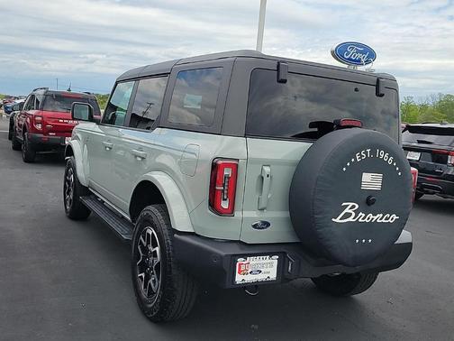 Cactus Green / Gray 2023 Ford Bronco Outer Banks