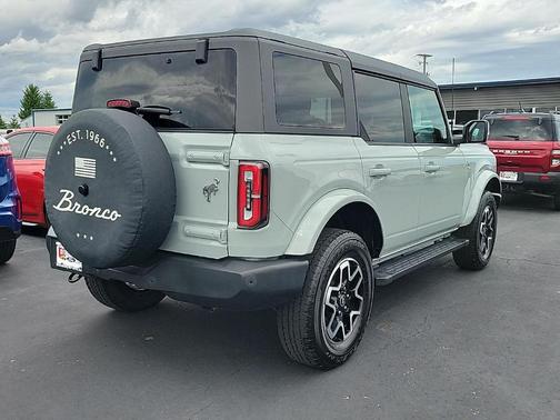Cactus Green / Gray 2023 Ford Bronco Outer Banks
