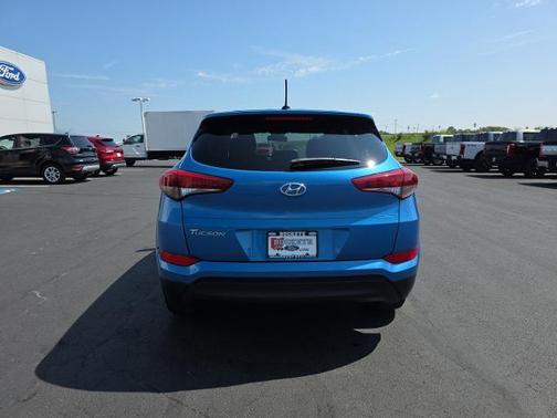 2017 Hyundai TUCSON SE