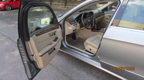 2012 Mercedes-Benz E-Class E 350 BlueTEC Luxury 4dr Sedan