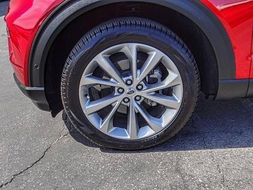 Photo 3 of 26 of 2021 Ford Explorer Platinum