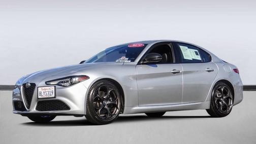 Photo 2 of 29 of 2019 Alfa Romeo Giulia Base
