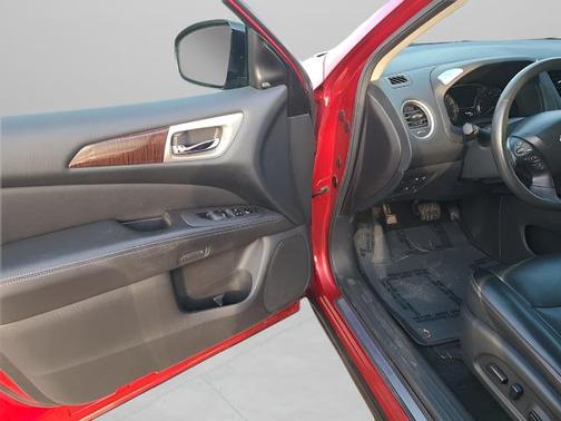 2015 Nissan Pathfinder SL