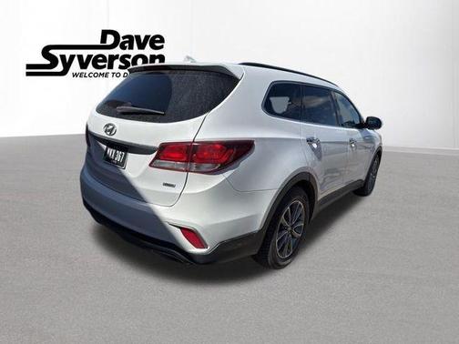 2017 Hyundai SANTA FE SE