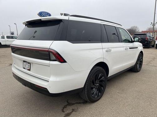 2025 Lincoln Navigator Reserve