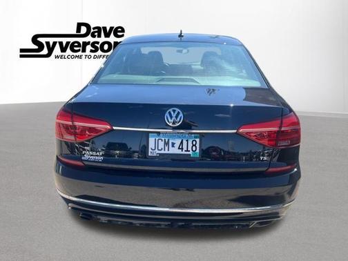 2016 Volkswagen Passat 1.8T R-Line w/ Comfort