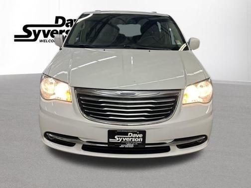 2016 Chrysler Town & Country Touring