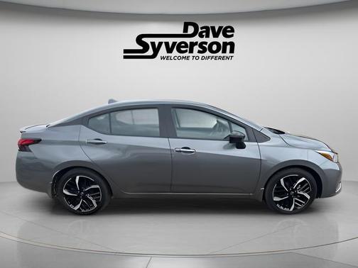 2025 Nissan Versa 1.6 SR