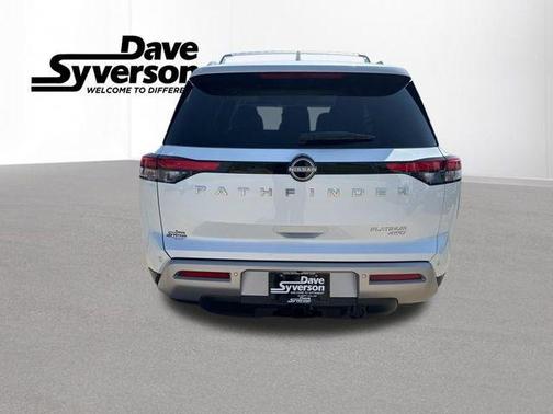 2025 Nissan Pathfinder Platinum