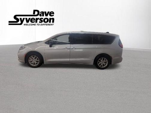 2024 Chrysler Pacifica Touring-L