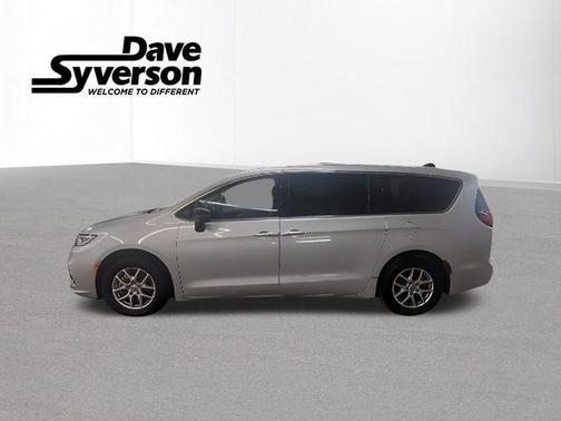 2024 Chrysler Pacifica Touring-L