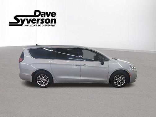 2024 Chrysler Pacifica Touring-L