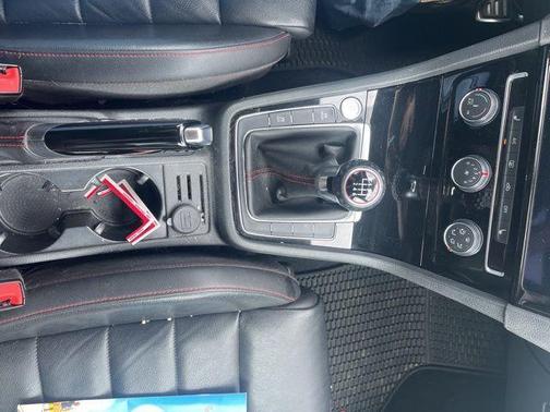 2018 Volkswagen Golf GTI 2.0T SE 4-Door