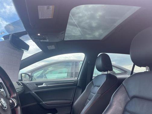 2018 Volkswagen Golf GTI 2.0T SE 4-Door