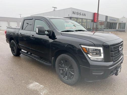 2024 Nissan Titan SV