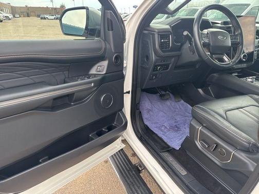 2023 Ford Expedition Max Platinum