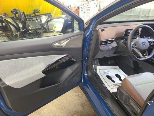 2025 Volkswagen ID.4 Pro