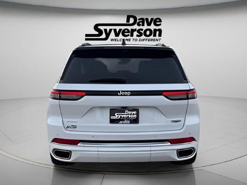 Bright White Clearcoat 2024 Jeep Grand Cherokee Summit
