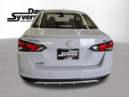 2025 Nissan Versa 1.6 SR