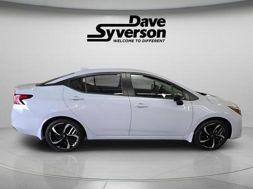 2025 Nissan Versa 1.6 SR