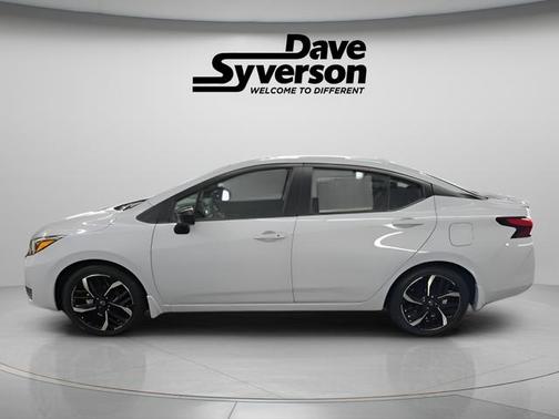 2025 Nissan Versa 1.6 SR