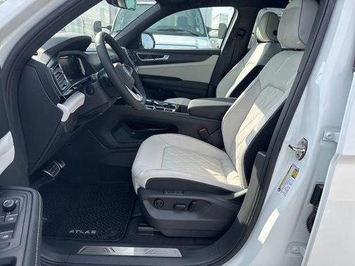 2025 Volkswagen Atlas Cross Sport 2.0T SEL Premium R-Line