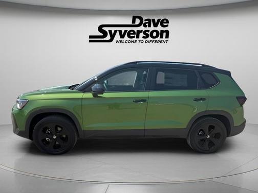 2025 Volkswagen Taos 1.5T SE Black