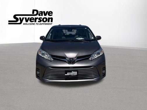 2020 Toyota Sienna XLE