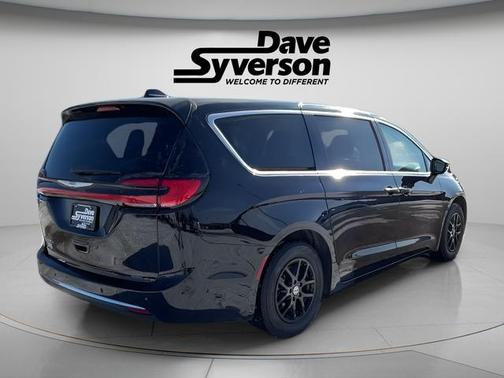 2024 Chrysler Pacifica Touring-L