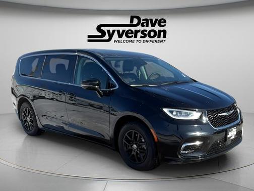 2024 Chrysler Pacifica Touring-L