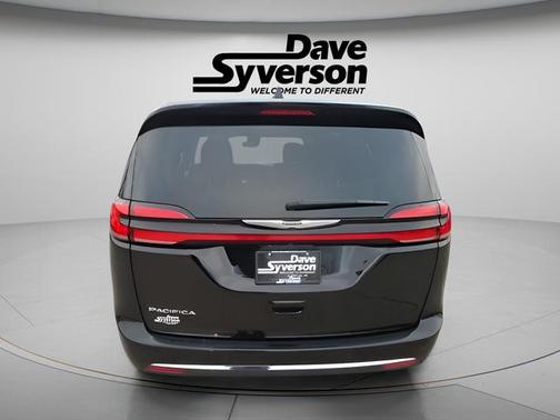 2024 Chrysler Pacifica Touring-L