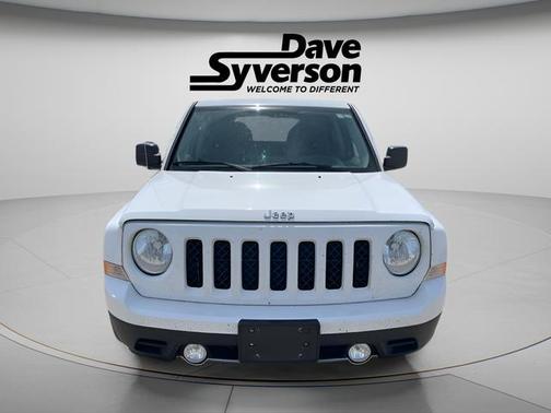 Bright White Clearcoat 2016 Jeep Patriot Latitude