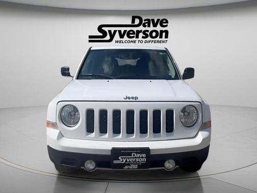 Bright White Clearcoat 2016 Jeep Patriot Latitude
