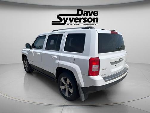 Bright White Clearcoat 2016 Jeep Patriot Latitude