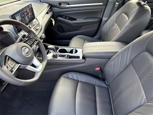 2025 Nissan Altima SR FWD