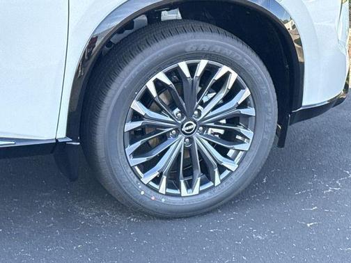 Everest White P 2026 Nissan Rogue Platinum