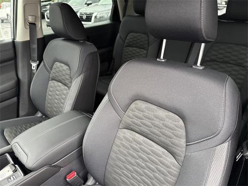 2025 Nissan Pathfinder SV FWD