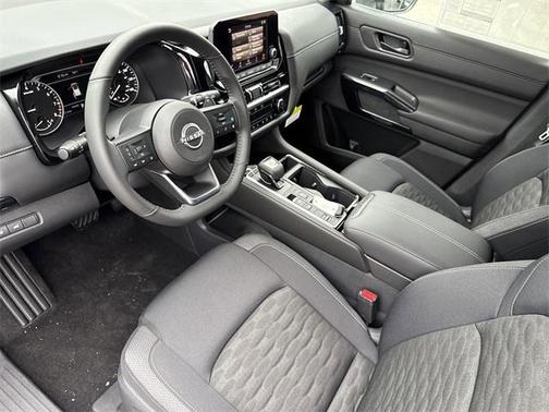 2025 Nissan Pathfinder SV FWD