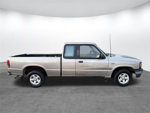 1996 Mazda B3000 SE
