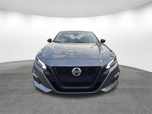 2022 Nissan Altima SR FWD