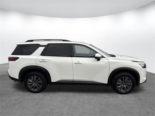 2025 Nissan Pathfinder SV FWD