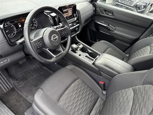 2025 Nissan Pathfinder SV FWD