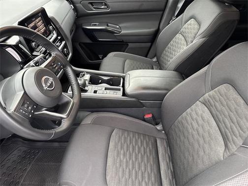 2025 Nissan Pathfinder SV FWD