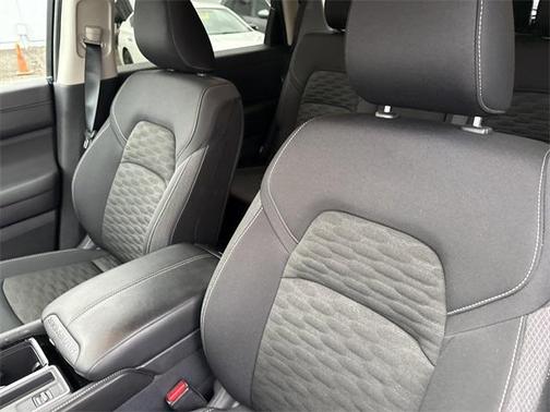 2025 Nissan Pathfinder SV FWD