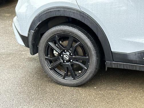 Boulder Gray Pearl 2024 Nissan Kicks SR
